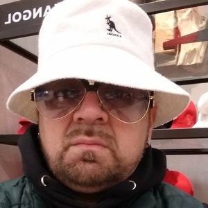 Meet your Posher, Cosme